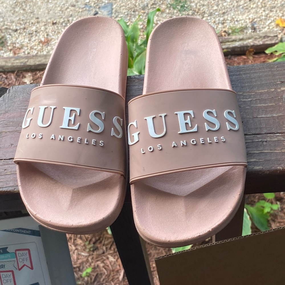 Guess light pink sandals